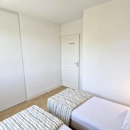 Sur - Les Jardins D'agathe - Mitoyenne - Marche A Pied Apartment