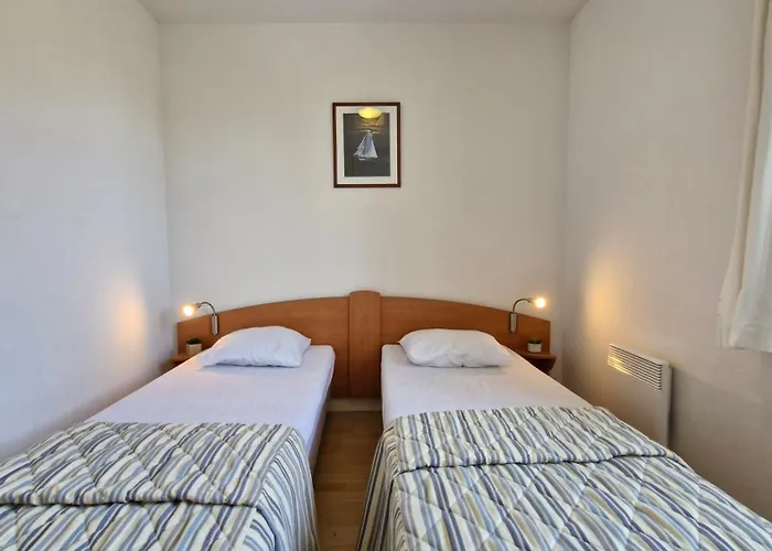 Sur - Les Jardins D'agathe - Mitoyenne - Marche A Pied * 福克斯索梅尔